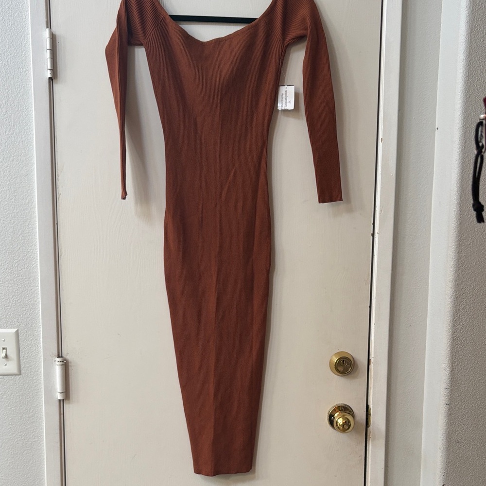 Windsor Rust Ribbed Off-Shoulder Long Sleeve Bodycon Dress